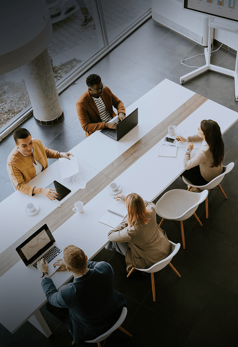 Picture of people in an online meeting